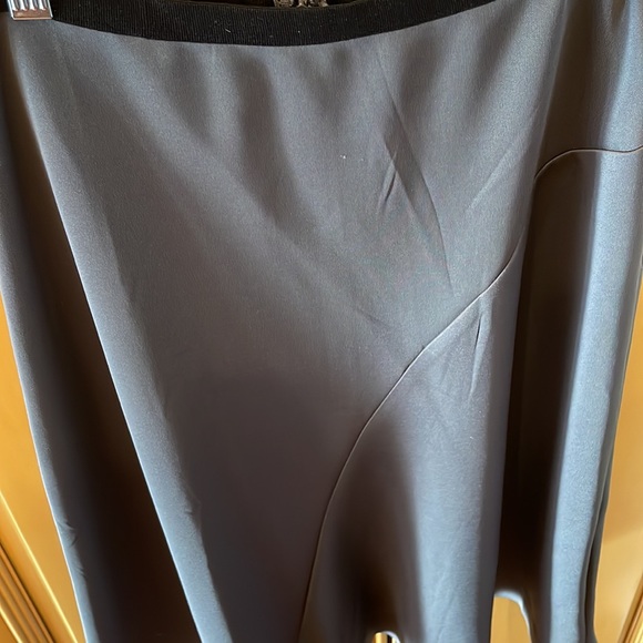 Ladies skirt size XS - Picture 2 of 3